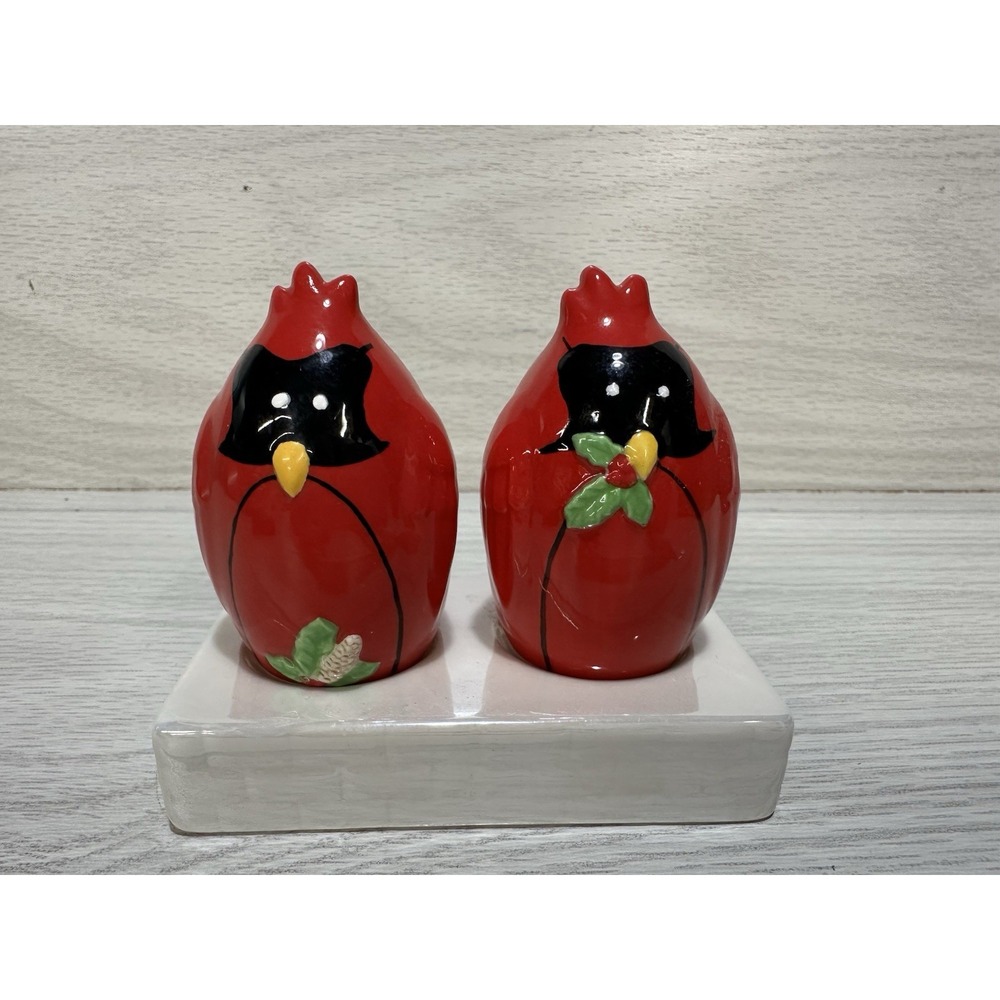 Russ Red Cardinal Bird Ceramic Salt & Pepper Shakers 3pc w/ Base 2.25x1.5"